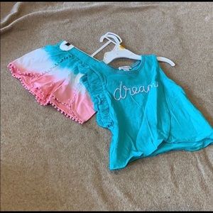 Girl’s short and tank set.